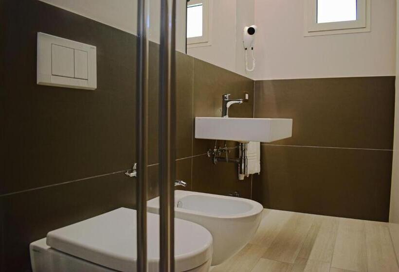 Quarto Estandar, Muccioli