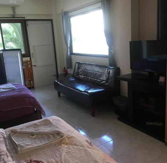 Трехместный Номер Deluxe, Sofia