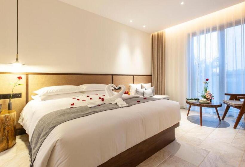 Quarto Estandar, Liangyun Ssaw Boutique