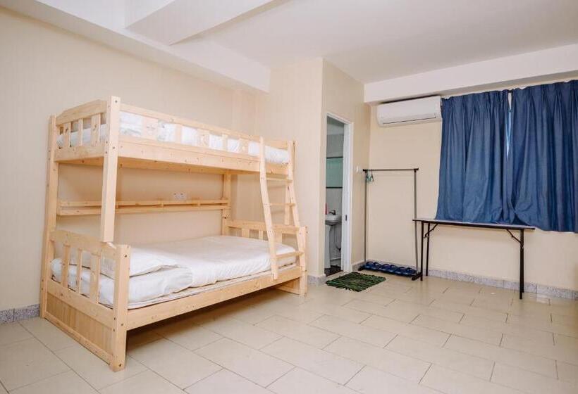 Кровать в Общей Комнате, Semrock Hotel 仙乐酒店