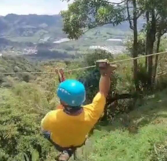 标准间, Vistas Del Cielo