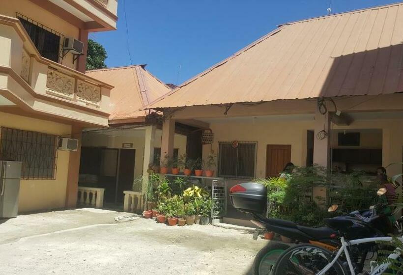اتاق اکونومی, Merly S Place