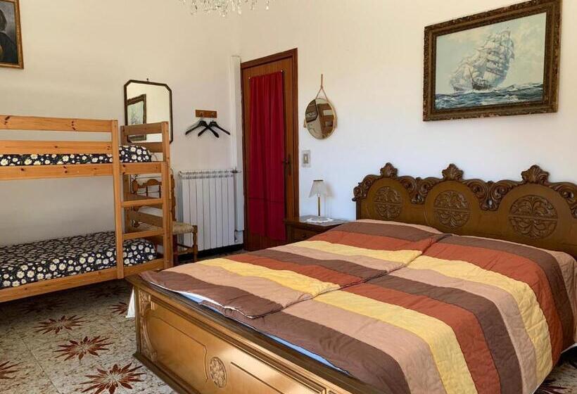 Трехместный Номер Стандарт с Балконом, La Margherita Di Teriasca