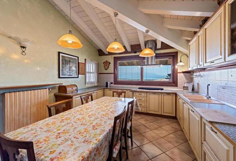 Дом 2 Спальни, Casa Vacanze Baccolo