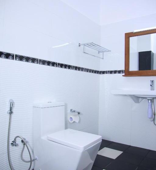 اتاق لوکس سه تخته, Samwill Holiday Resort