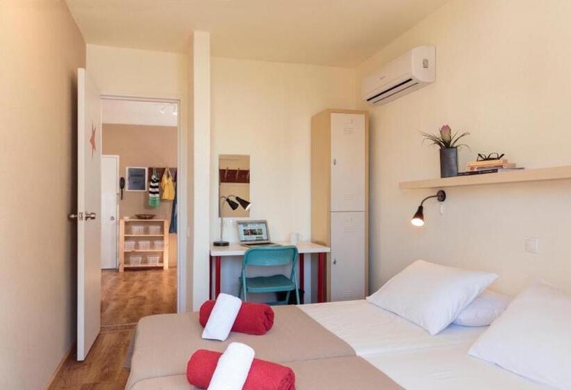 스탠다드 룸 공동 욕실, Stay Rhodes Hostel & Bar