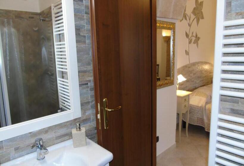 اتاق لوکس با چشم‌انداز باغ, Villa Tonia
