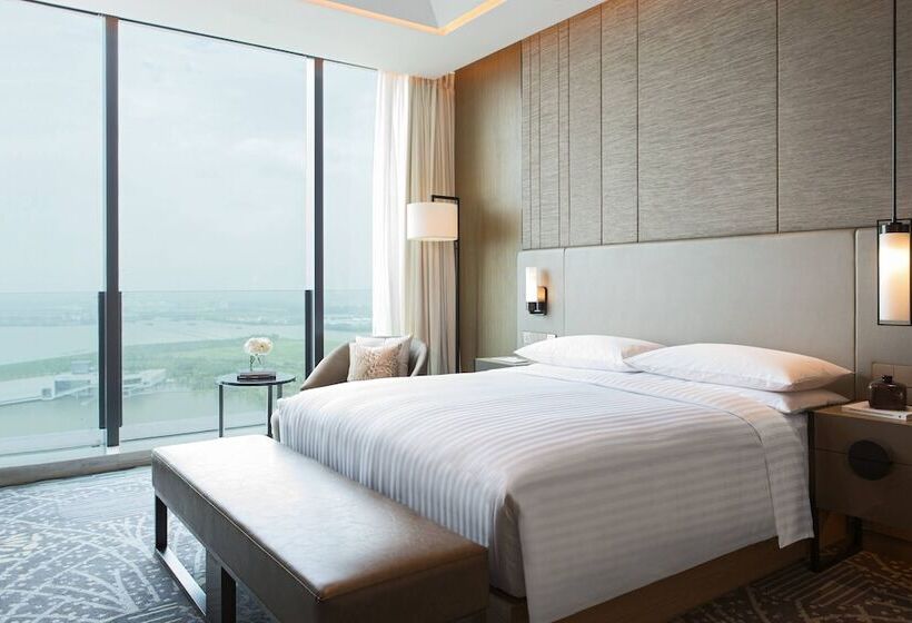 Номер Премиум Вид на Озеро, Renaissance Suzhou Wujiang