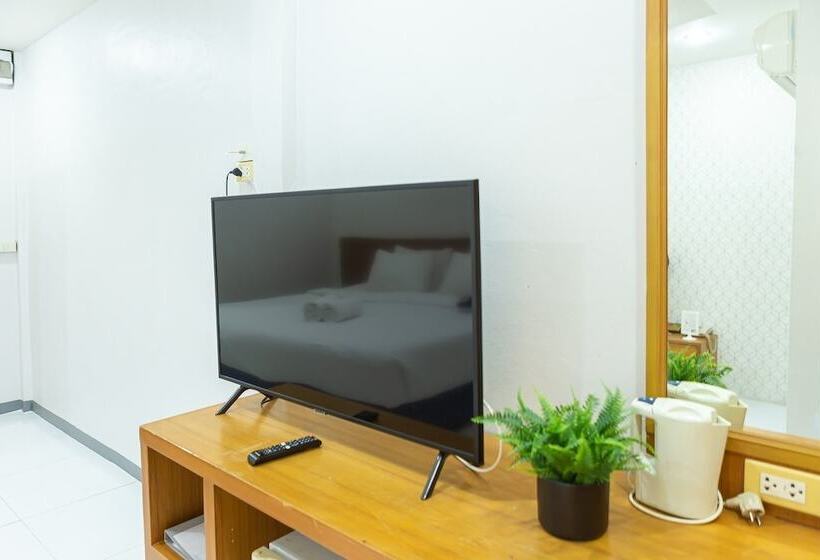 Quarto Deluxe, Bed By Tha Pra Sha Plus