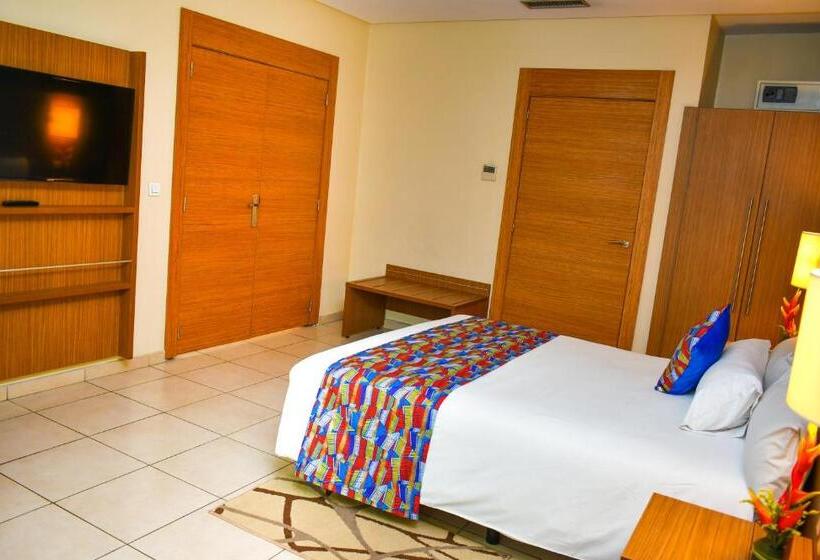 سوئیت با تخت بزرگ, Hôtel Palm Club