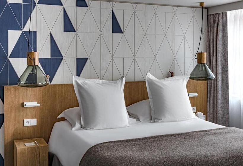 Номер Superior, White 1921 Courchevel