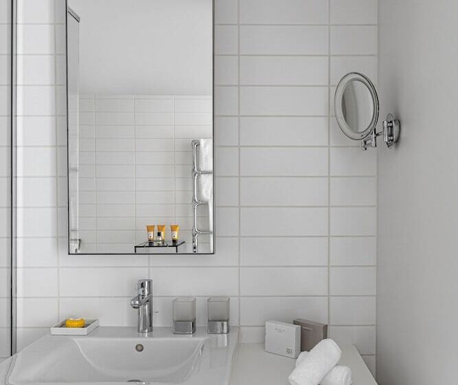 Номер Superior, White 1921 Courchevel
