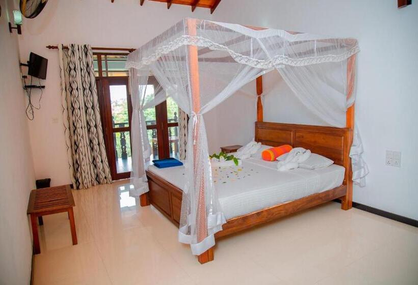 Люкс с Балконом, Rockery Villa Ayurveda