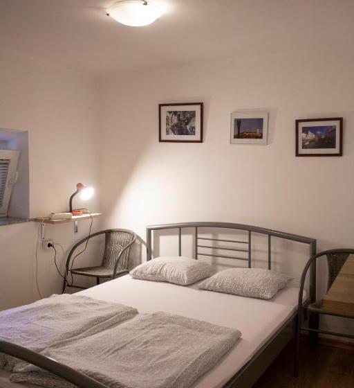 اتاق استاندارد چهار تخته, Hostel 24