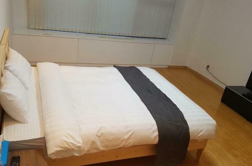 Номер Стандарт, Gogo House