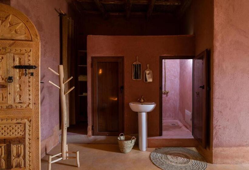 디럭스 룸, Kasbah Tebi