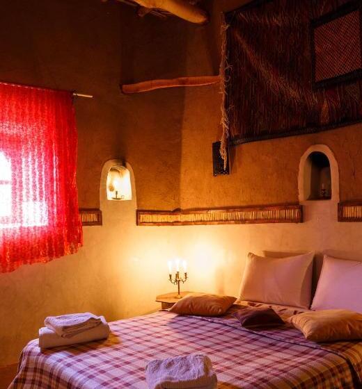 디럭스 4인 룸, Kasbah Tebi