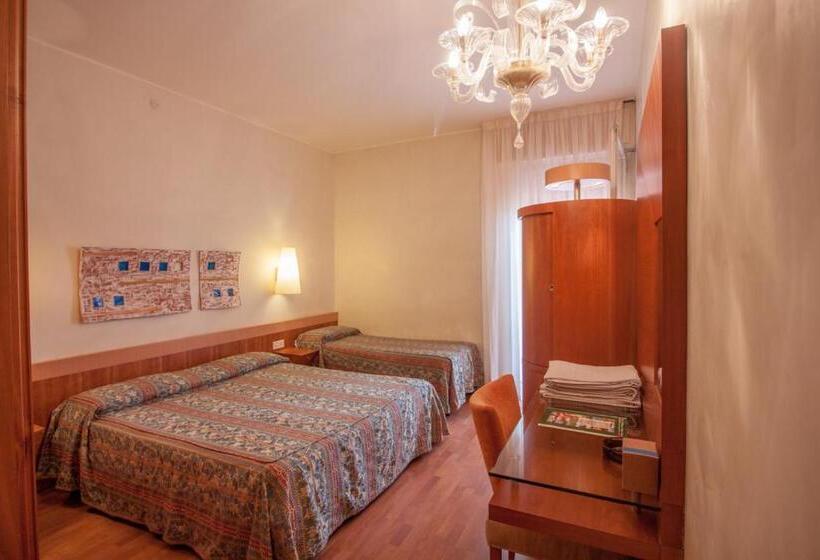 اتاق استاندارد سه نفره, Terme Orvieto