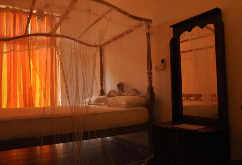 Номер Стандарт Трехместный, Nooit Gedacht Holiday Resort Unawatuna