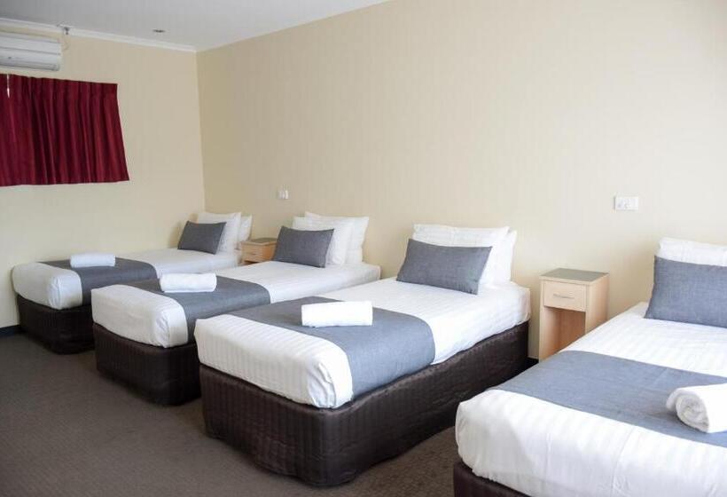 패밀리 룸, Beachway Motel