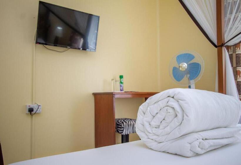 اتاق استاندارد با چشم‌انداز استخر, 2 Friends Guest House