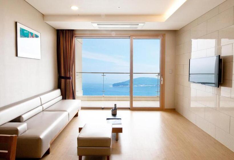 سوئیت با چشم‌انداز, Sono Calm Geoje