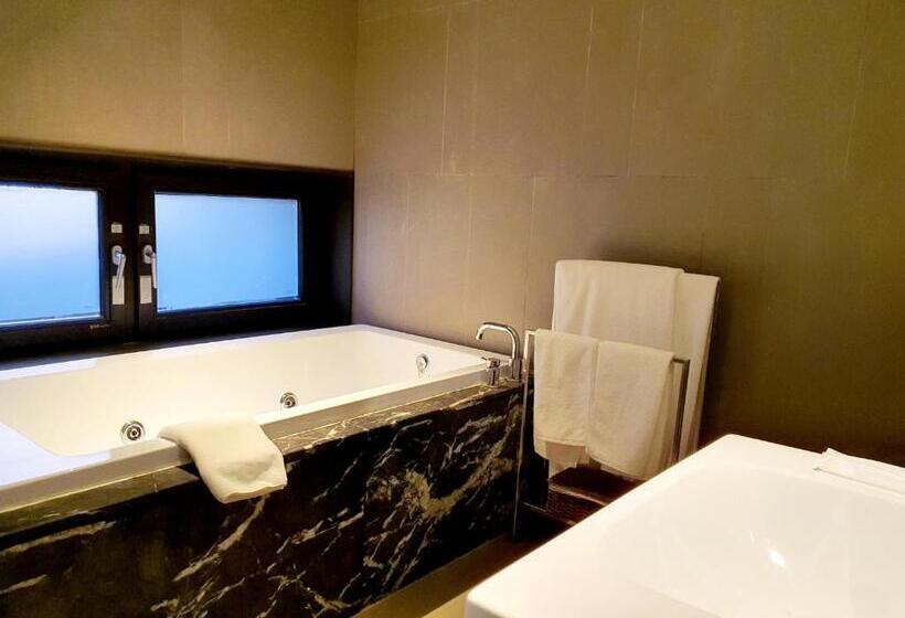 Quarto Estandar, Js Boutique