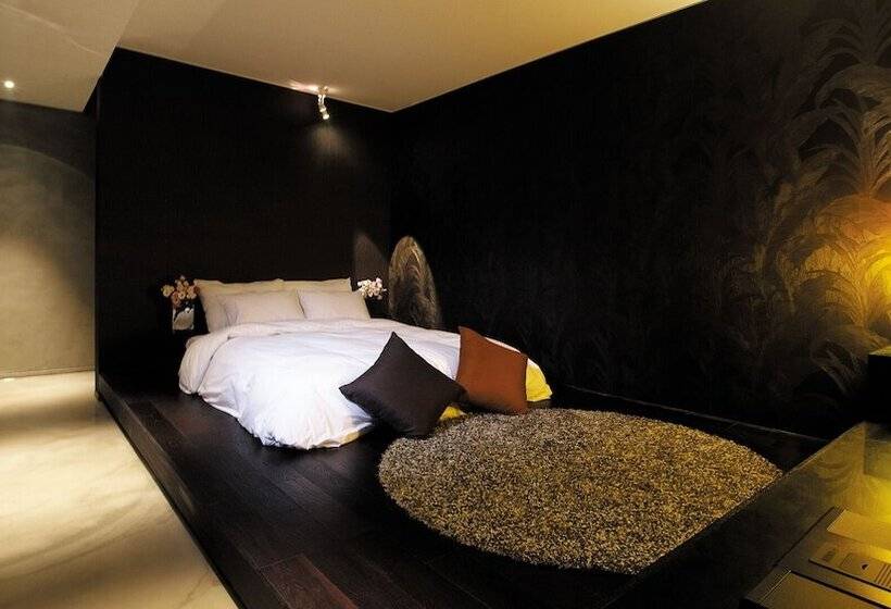 اتاق لوکس, Js Boutique