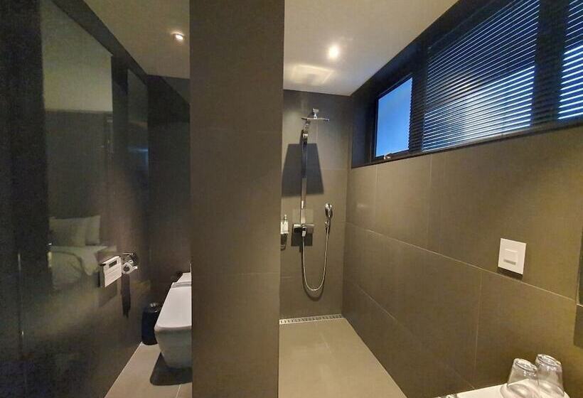 اتاق سوپریور, Js Boutique