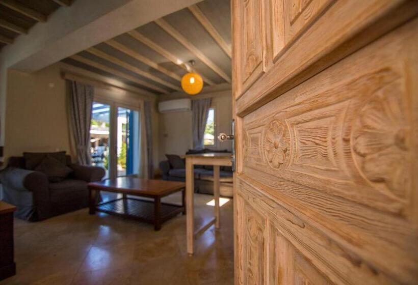 家庭小型套房, Orino Suites