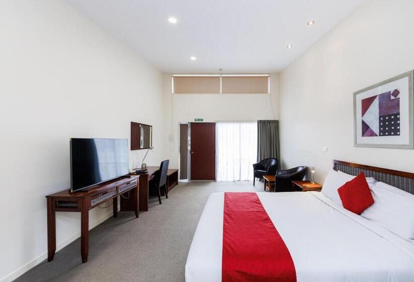 Студия Стандарт, Fitzherbert Regency Motor Lodge