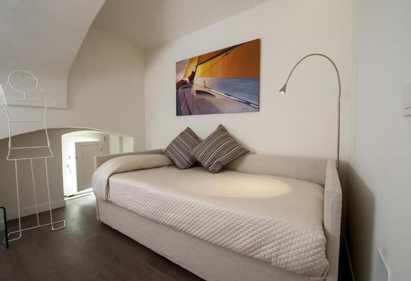 غرفة قياسية ثلاثية, Edificio 15 House Elite