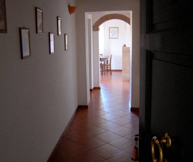 수피리어 스위트, Il Castello Di Rosceto
