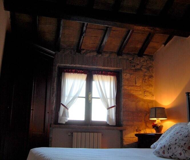 수피리어 스위트, Il Castello Di Rosceto