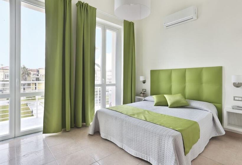اتاق استاندارد یک نفره, Nuovo Tirreno