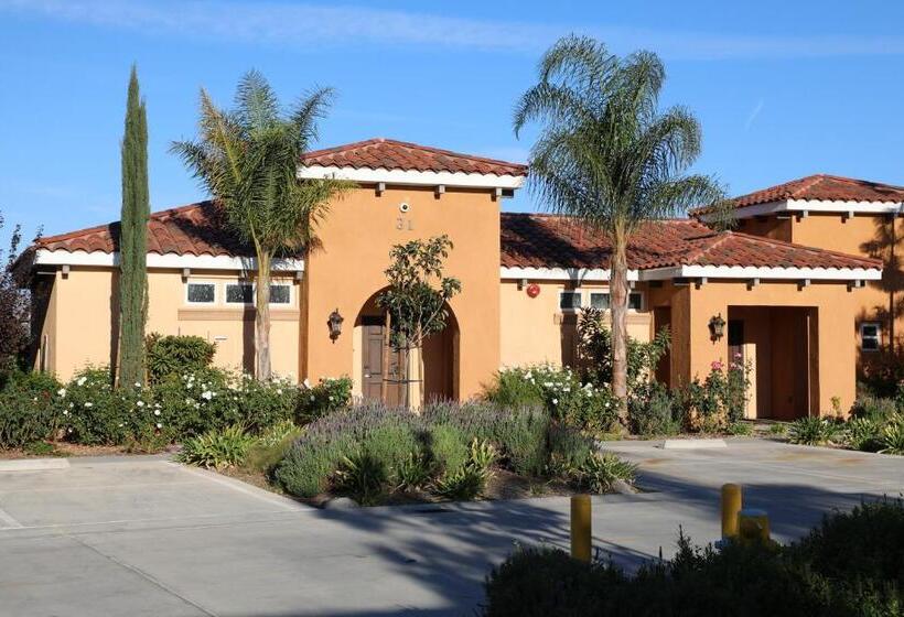 Бунгало Стандарт, Carter Estate Winery And Resort