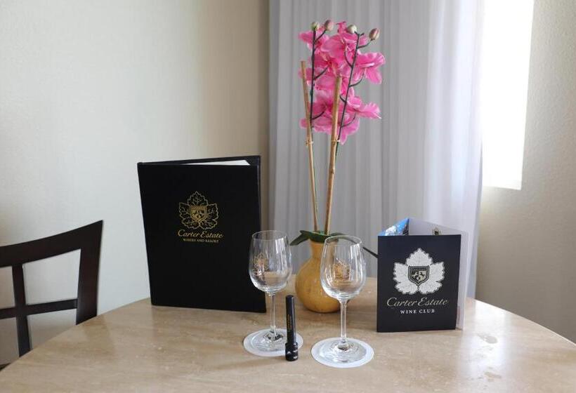Бунгало Стандарт, Carter Estate Winery And Resort