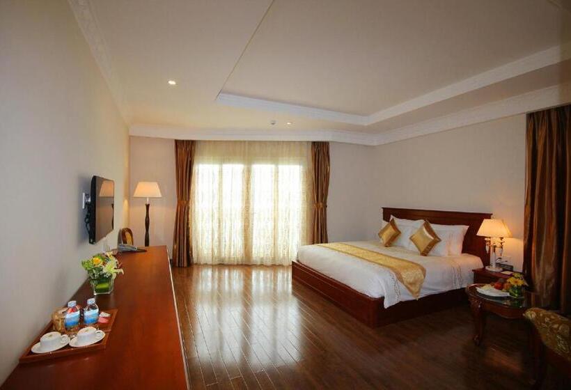 اتاق لوکس با چشم‌انداز دریا, Nha Trang Palace