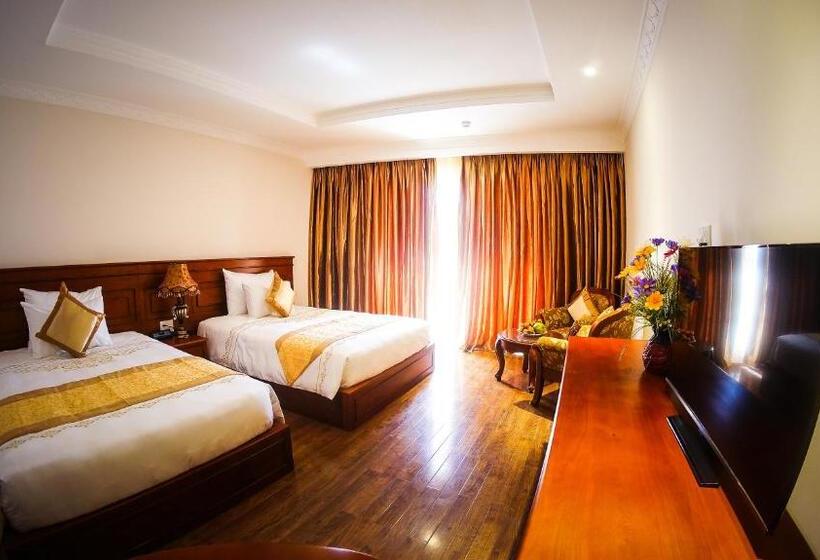 اتاق سوپریور با چشم‌انداز شهر, Nha Trang Palace