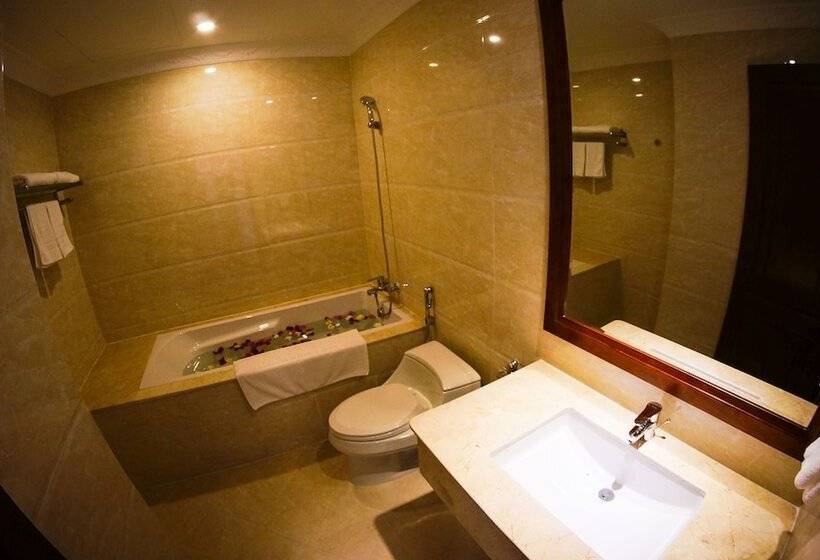 اتاق لوکس با چشم‌انداز دریا, Nha Trang Palace