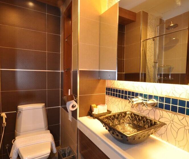 수피리어 룸 측면 바다 전망, Chalelarn Hotel Hua Hin