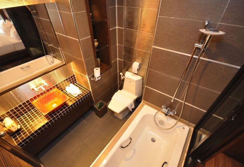 디럭스 룸 측면 바다 전망, Chalelarn Hotel Hua Hin