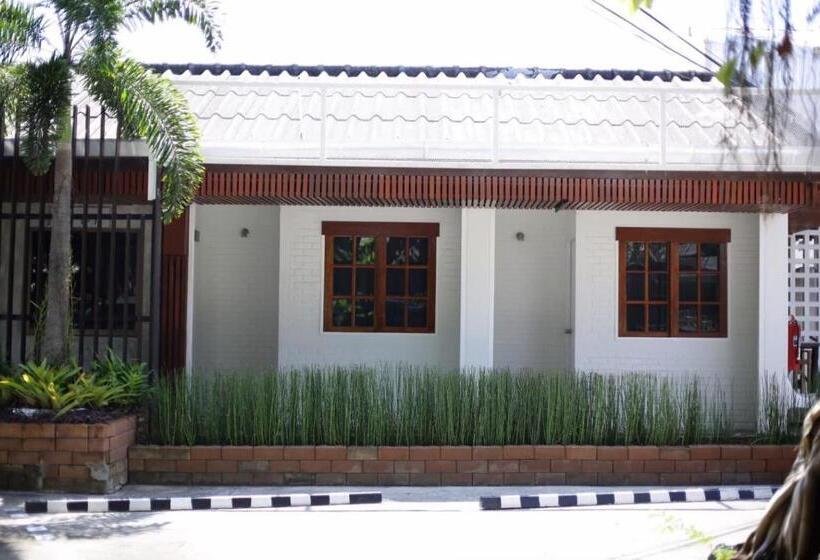 Номер Стандарт, First Residence