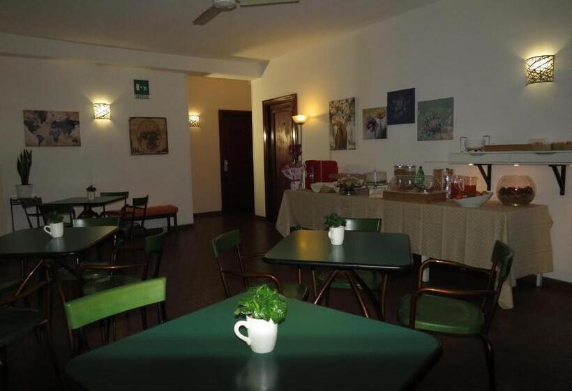 اتاق استاندارد یک نفره, San Michele