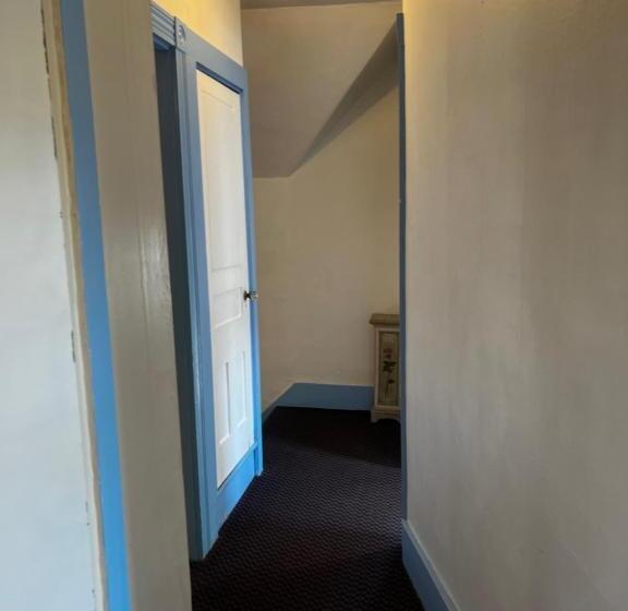 آپارتمان 2 خوابه, Claddagh Motel & Suites