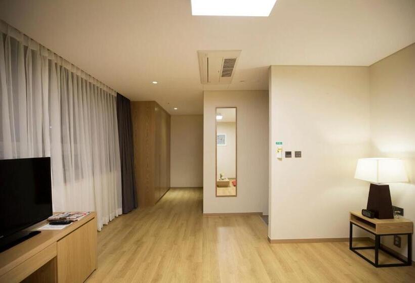 Standard Room City View, Best Western Haeundae