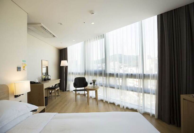 Standard Room 2 Double Beds, Best Western Haeundae