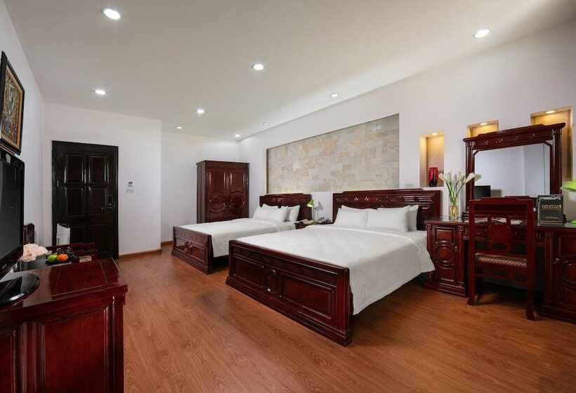 Deluxe Family Room, Little Diamond
