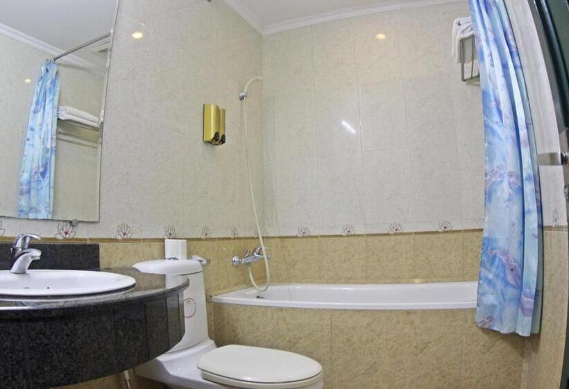 Economy Room, Little Diamond