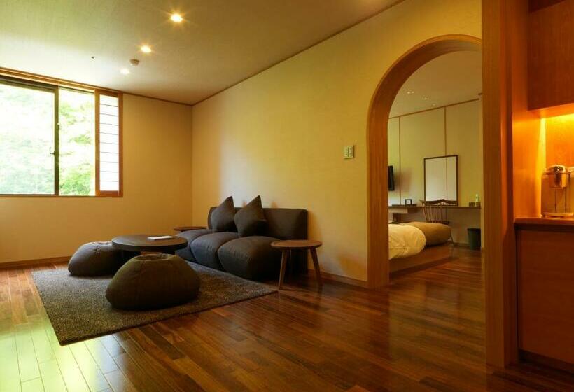 اتاق لوکس, Niseko Konbu Onsen Tsuruga Moku No Sho